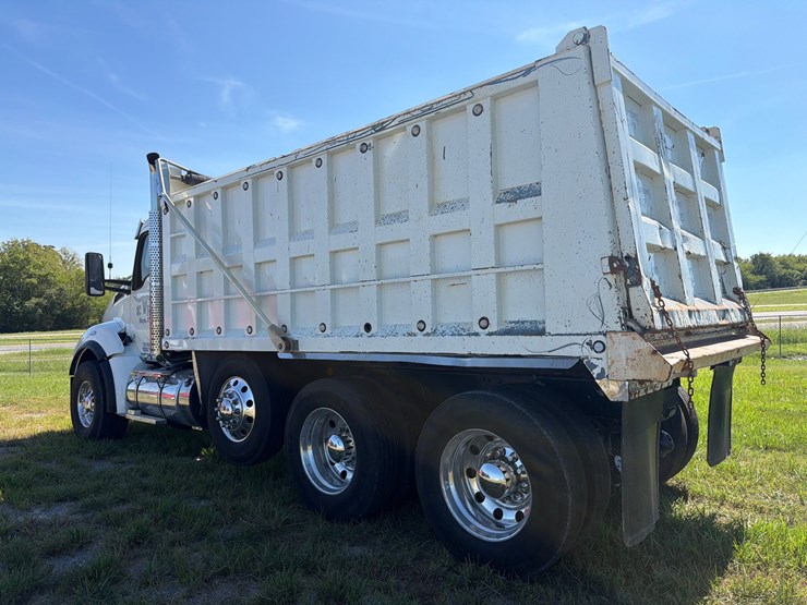 2023-kenworth-t880-image-6
