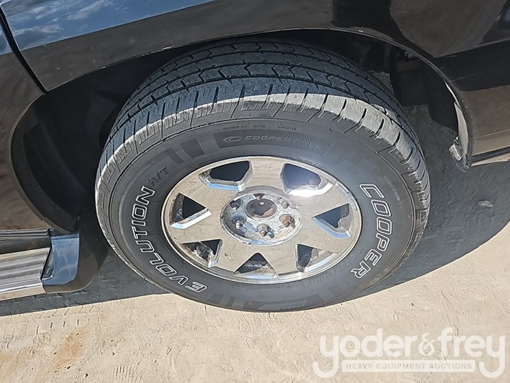 2003-cadillac-escalade-image-11