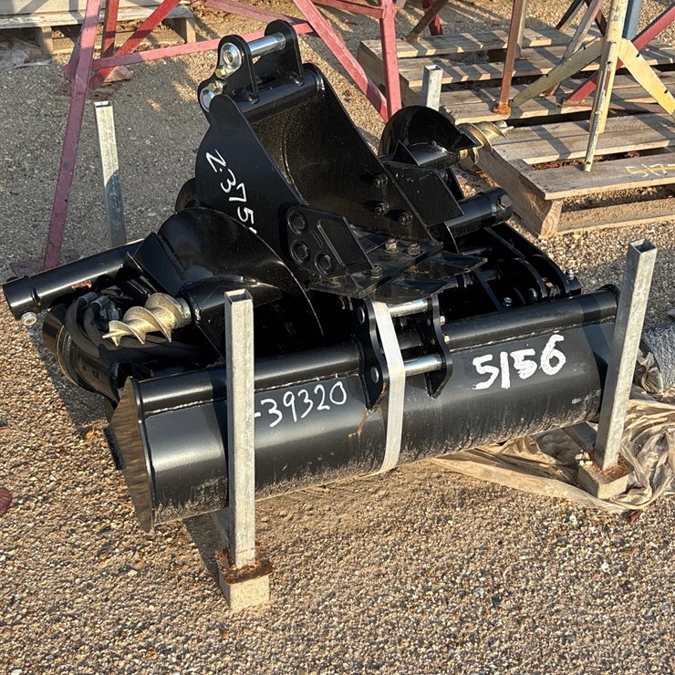 #5135 • (7) MINI EXCAVATOR PIECES
