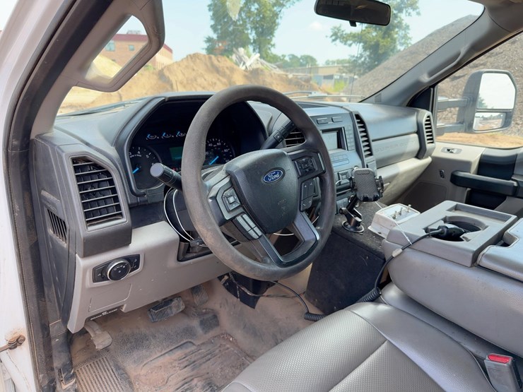 2017-ford-f350-xl-image-28