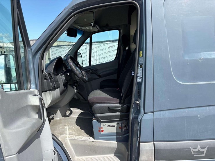2018-mercedes-benz-sprinter-2500-image-9