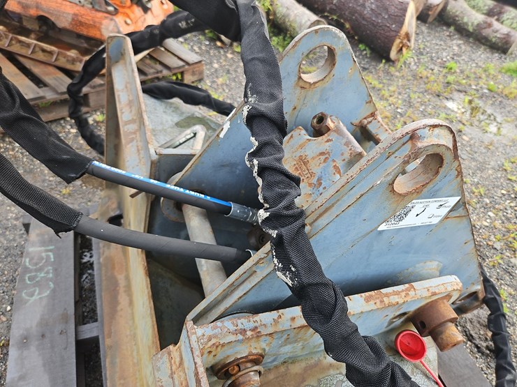bobcat-hyd-breaker-image-7