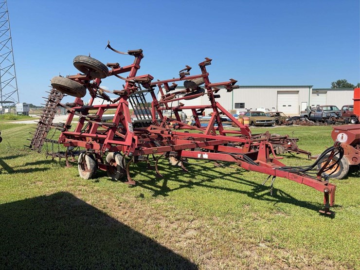 case-ih-4800-image-3