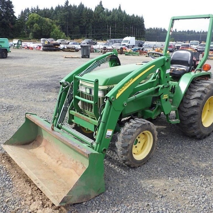 JOHN DEERE 790