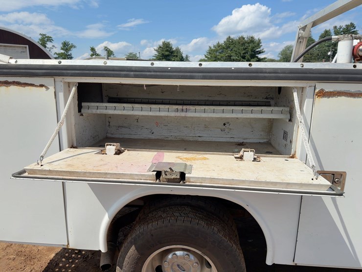 2016-ford-f350-xl-image-21
