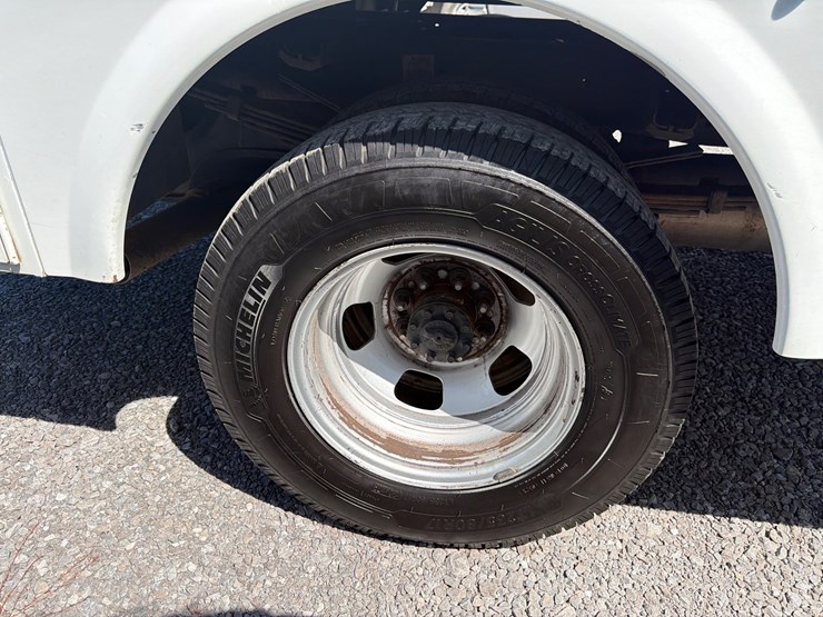 2016-dodge-3500-image-10