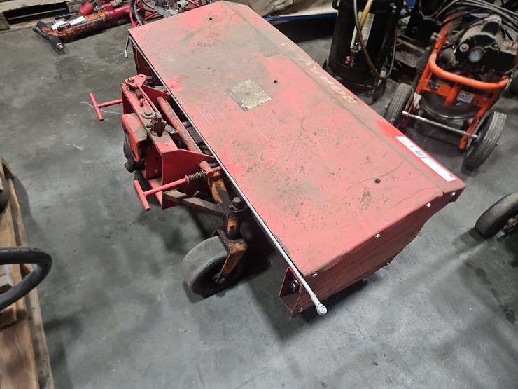 gravely-52"-broom-attachment-image-3