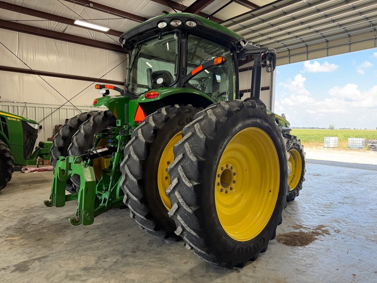 2011-john-deere-8285r-image-3