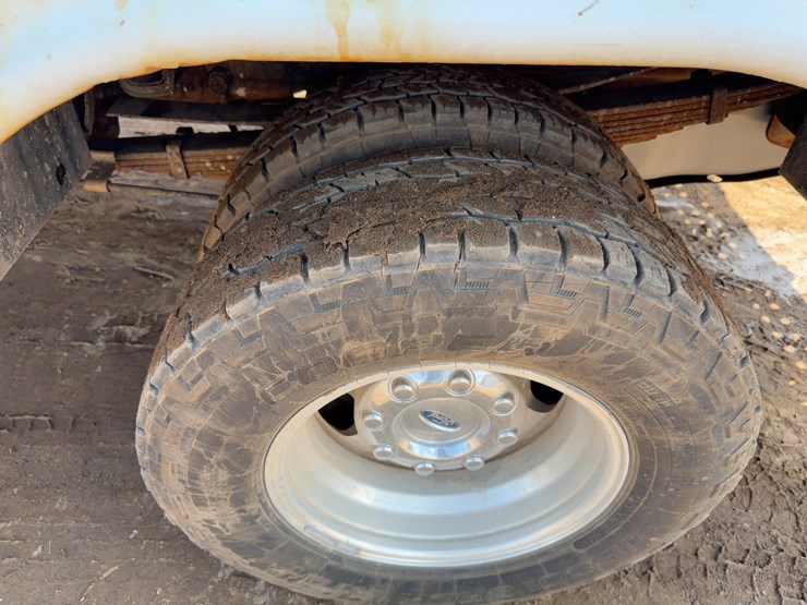 2016-ford-f350-xl-image-14