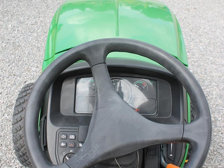 john-deere-2032r-image-16