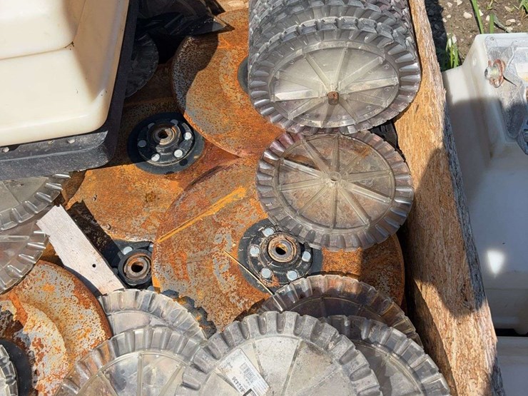 case-disc-openers-off-of-2150-planter,-seed-disks,-&-3-insecticide-boxes-image-2