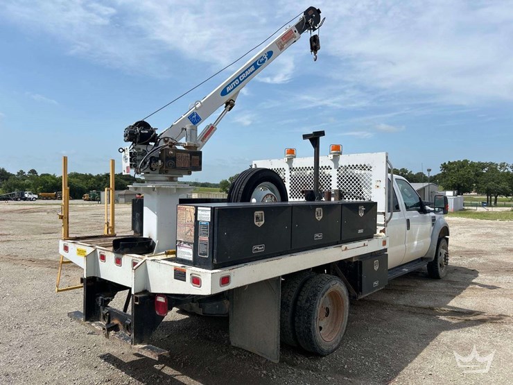 2010-ford-f550-image-4
