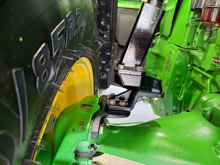 2011-john-deere-8285r-image-25