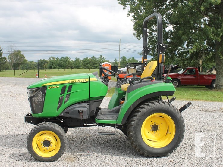 john-deere-2032r-image-2