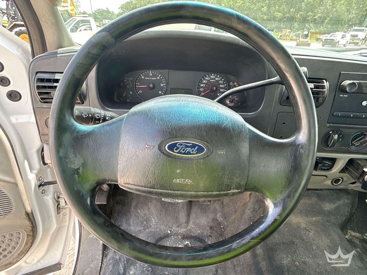 2006-ford-f450-image-25