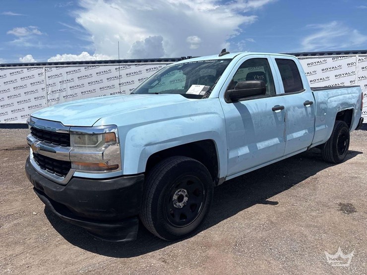2016-chevrolet-silverado-1500-image-1