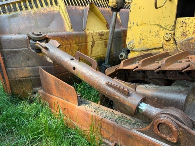 caterpillar-d10-image-3