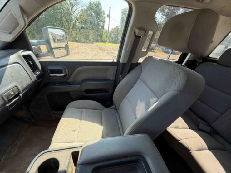 2017-chevrolet-silverado-2500-image-27