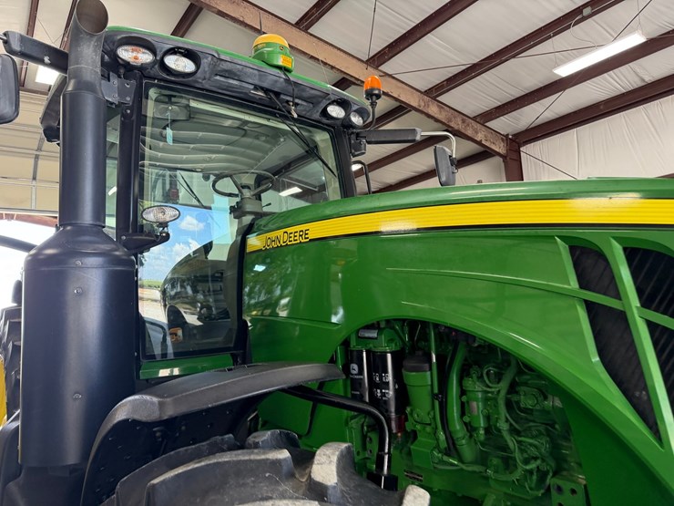 2011-john-deere-8285r-image-47