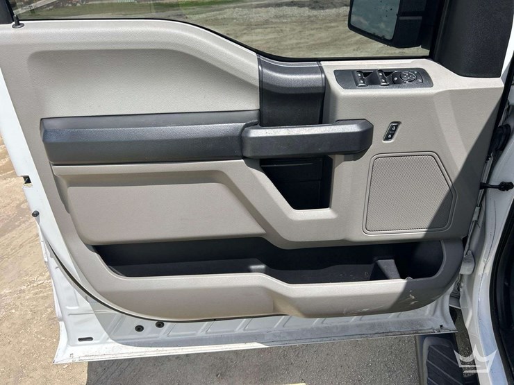 2017-ford-f150-image-11