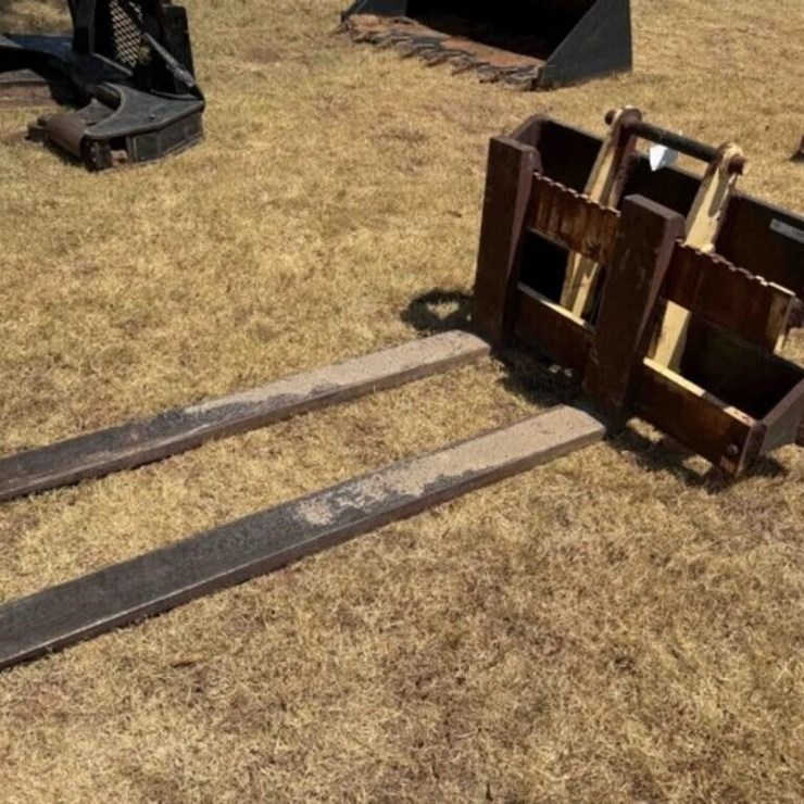 Heavy Duty Skid Steer Pallet Forks