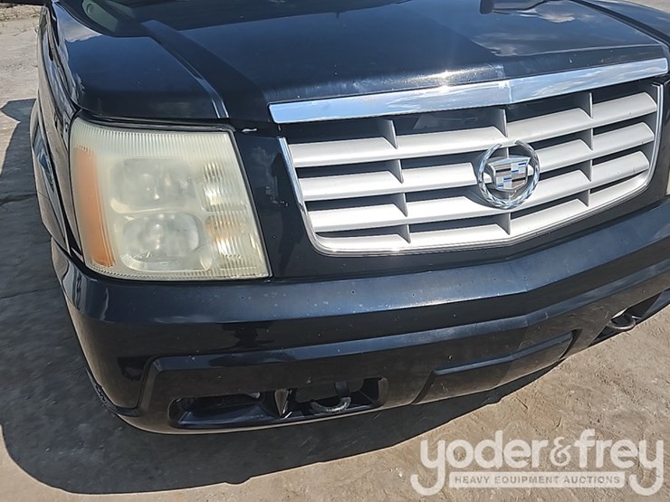 2003-cadillac-escalade-image-35