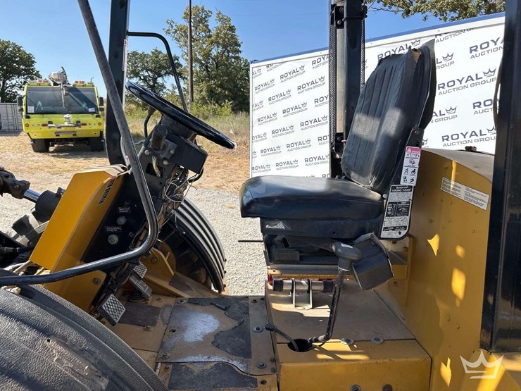 2001-eagle-picher-rt80-4wd-8,000lb.-rough-terrain-straight-mast-forklift-image-13
