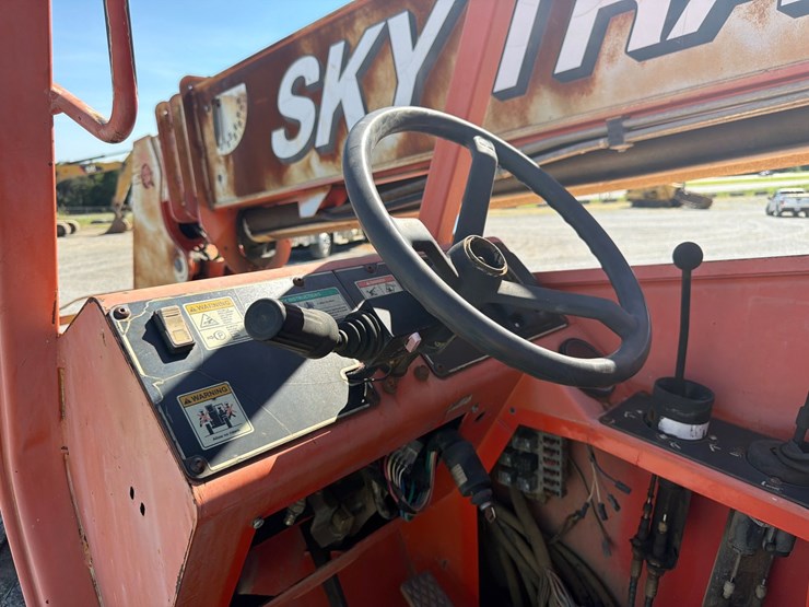 sky-trak-6042-image-12