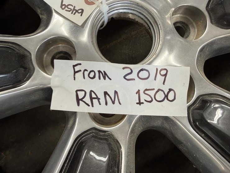 2019-dodge-1500-image-2