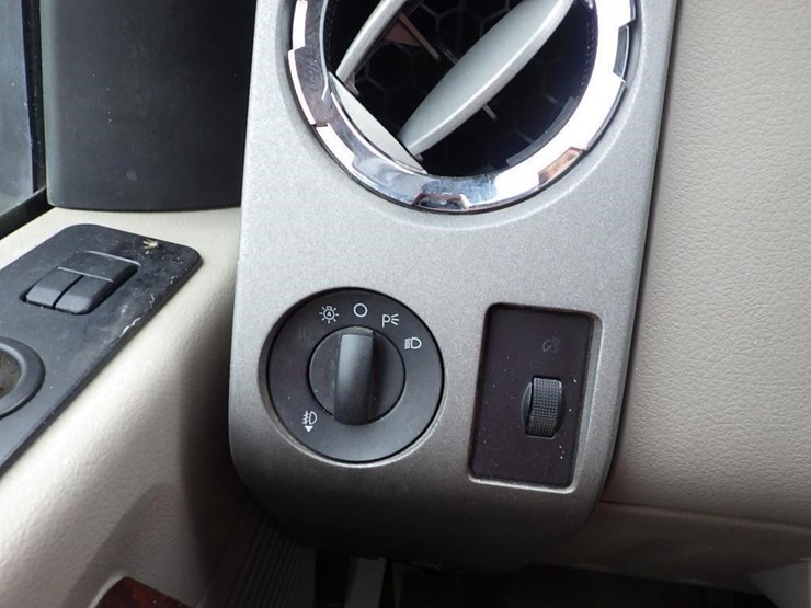 2008-ford-f350-image-45