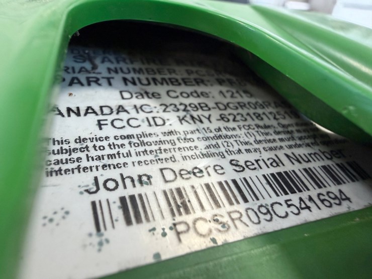 2011-john-deere-8285r-image-95