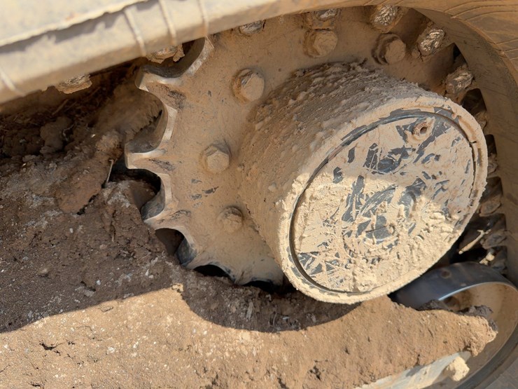 2023-deere-333g-image-16