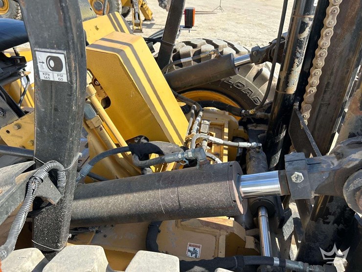 2001-eagle-picher-rt80-4wd-8,000lb.-rough-terrain-straight-mast-forklift-image-22