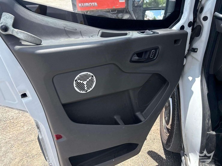 2022-ford-transit-image-10