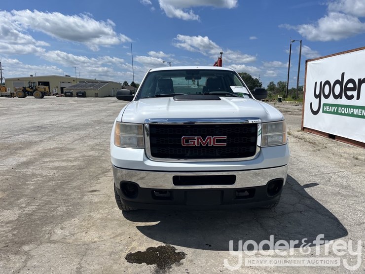 2011-gmc-sierra-2500hd-image-9