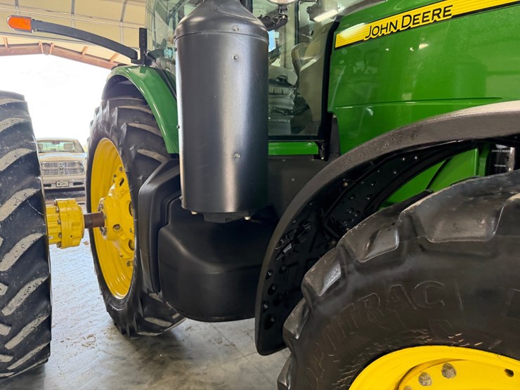 2011-john-deere-8285r-image-48