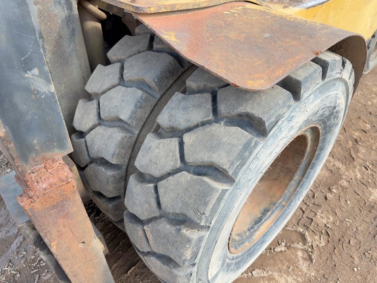 1998-caterpillar-dp40-image-13