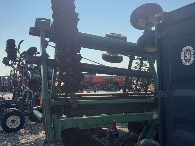 john-deere-325-image-7
