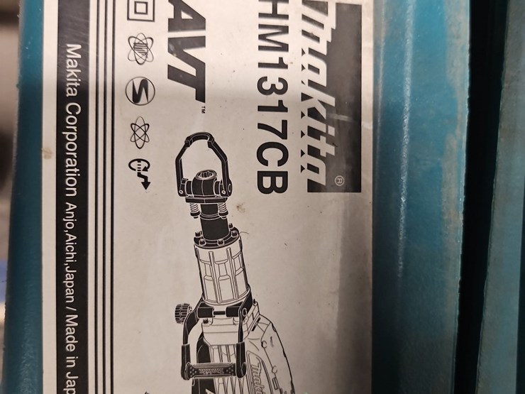 makita-hm1317cb-electric-demolition-hammer-image-6