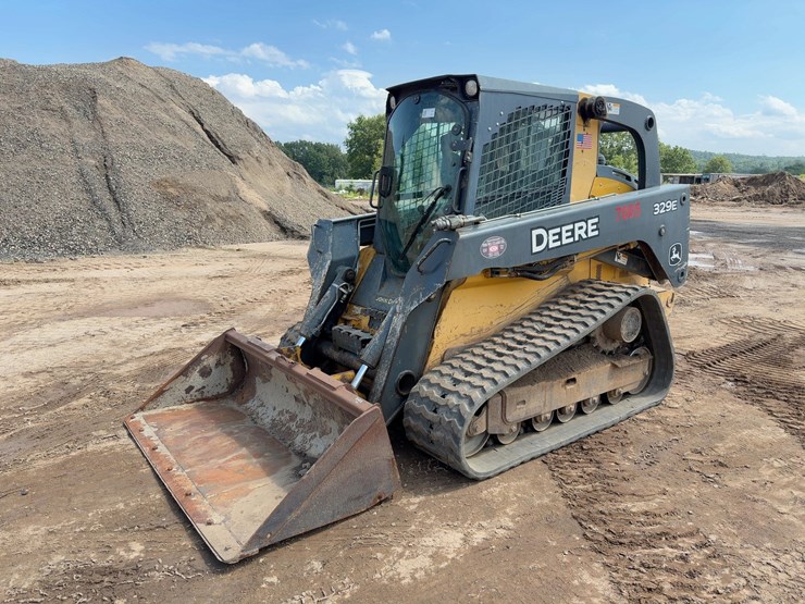 2013-deere-329e-image-1