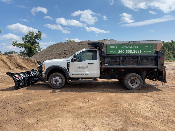 2023-ford-f550-xl-image-2