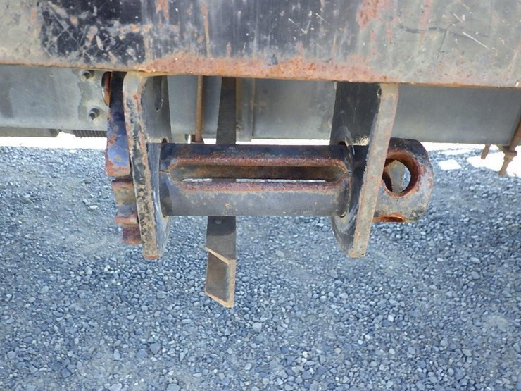 2013-hino-268-image-31