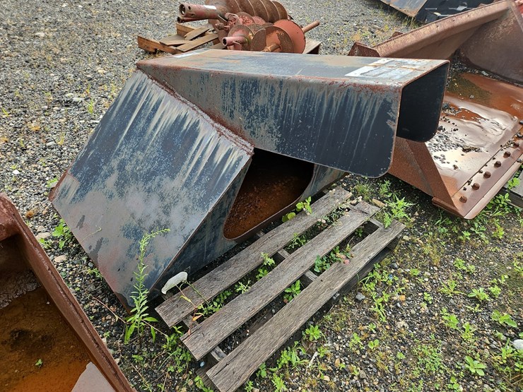 concrete-bucket-with-chute-image-2