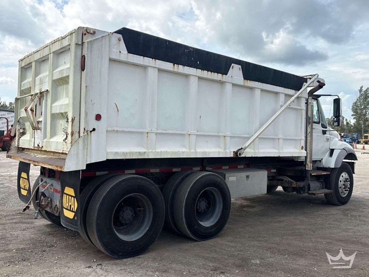 2004-international-74000-ox-bodies-17yd.-t/a-dump-truck-image-3