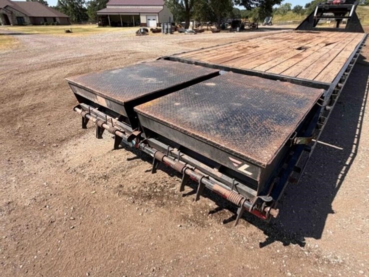 2018-lamar-gooseneck-flatbed-trailer-image-15