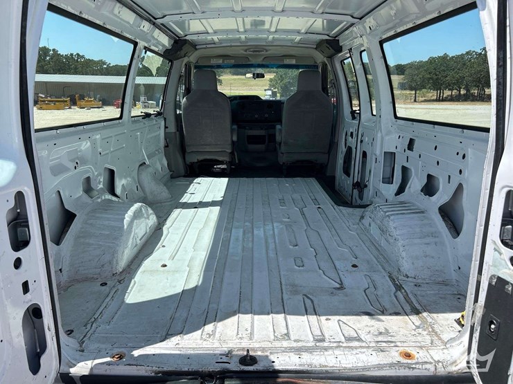 2014-ford-e-350-cargo-van-image-20