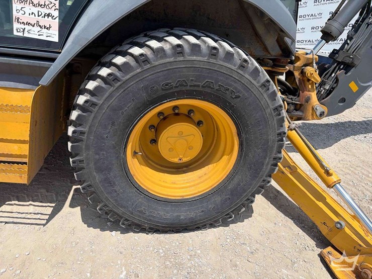 2020-deere-310l-image-38