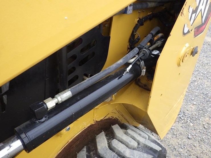 2014-caterpillar-226d3-image-16