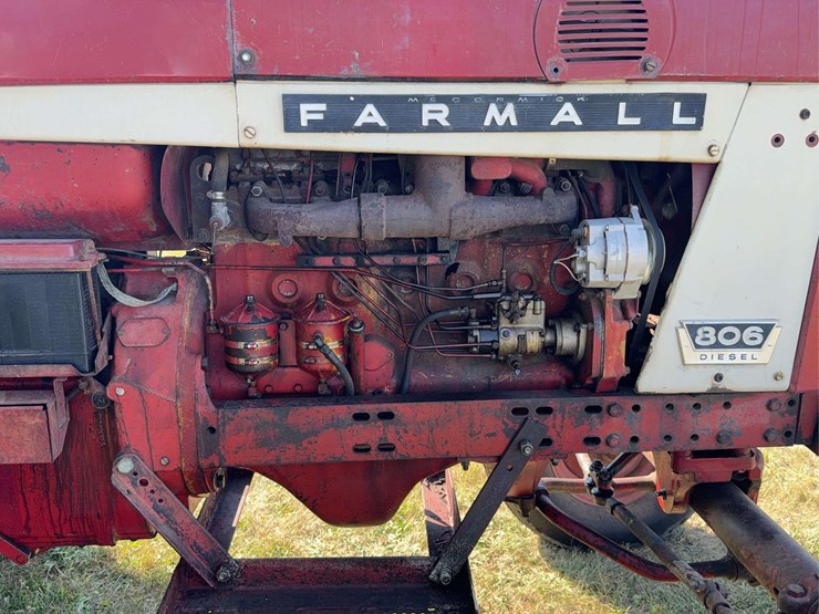 farmall-806-diesel-image-19