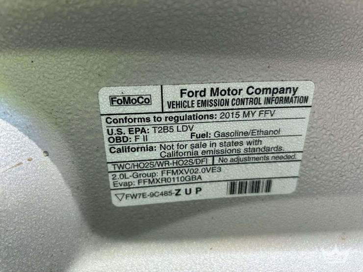 2015-ford-focus-hatchback-image-11